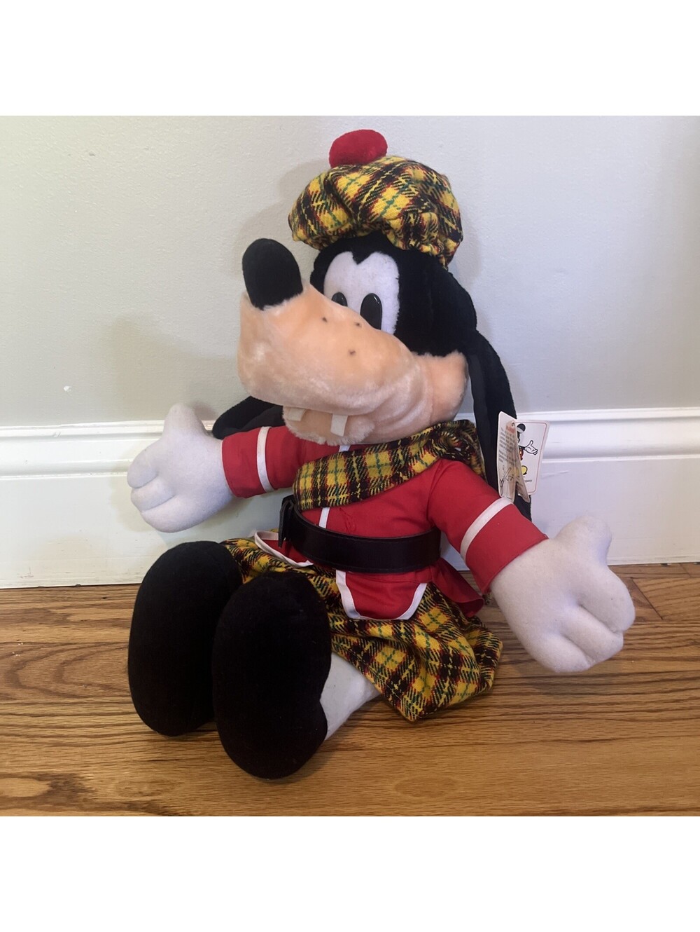 Goofy Scottish Kilt Plaid Tartan Disneyland Disney World Scotland Plush Doll VTG